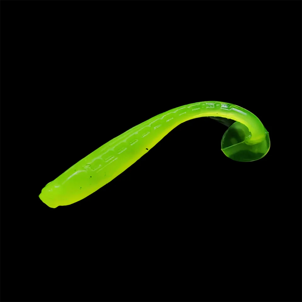 Un señuelo de pesca verde brillante diseñado para captar peces