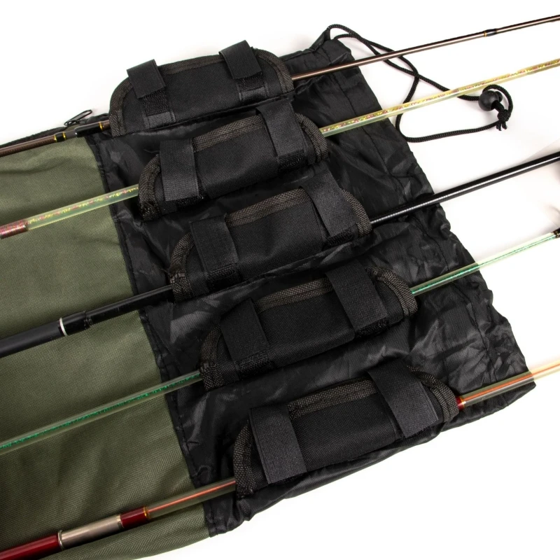 Una bolsa negra con una caña de pesca verde y amarilla