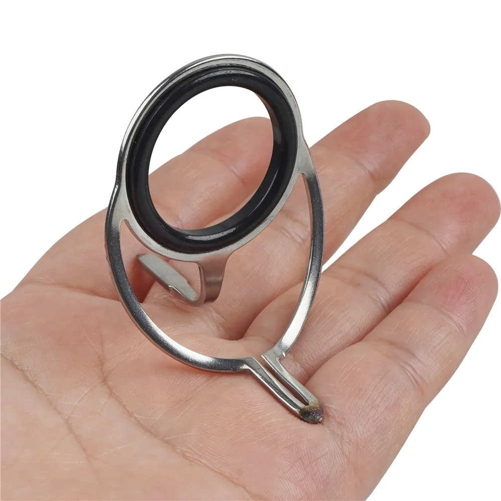 Un elegante componente moderno de caña de pesca diseñado para precisión y comodidad