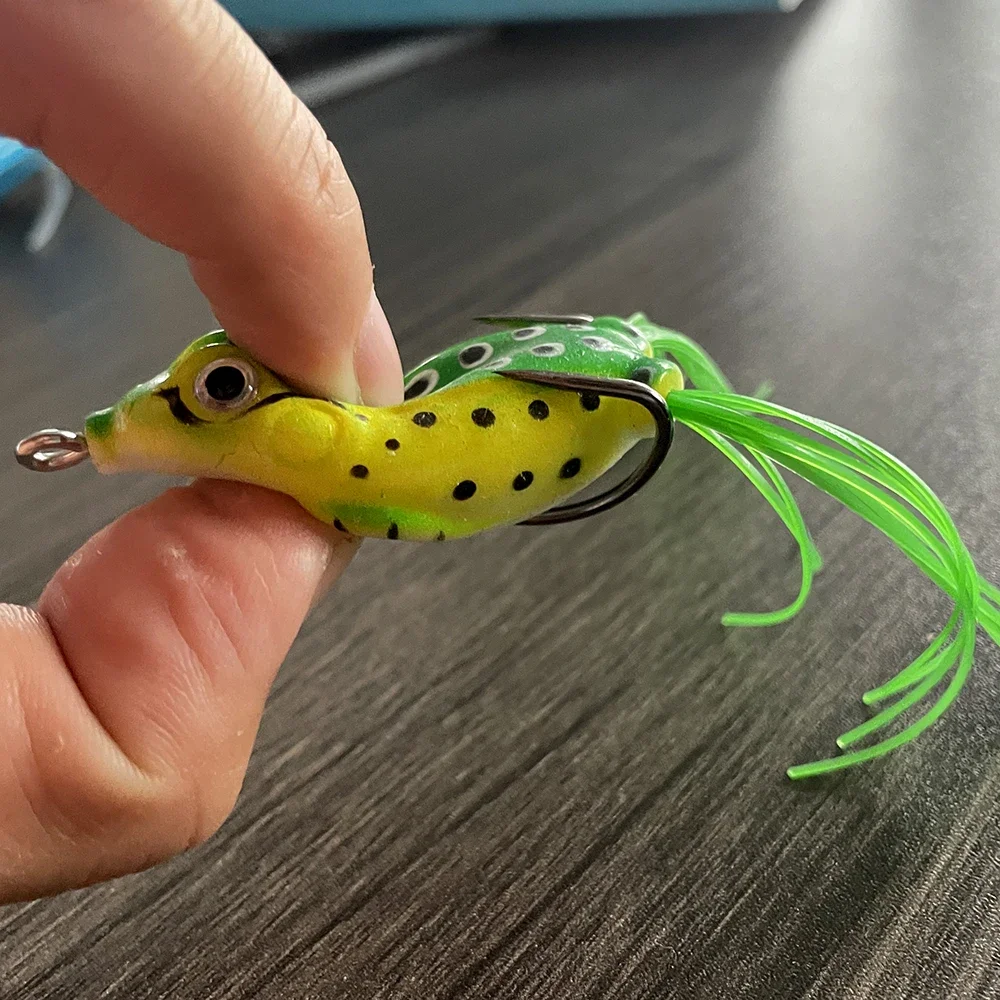 Señuelo de plástico suave con ojos 3D para pesca, cebo Artificial de rana, 1/2/5 piezas - imagen 5