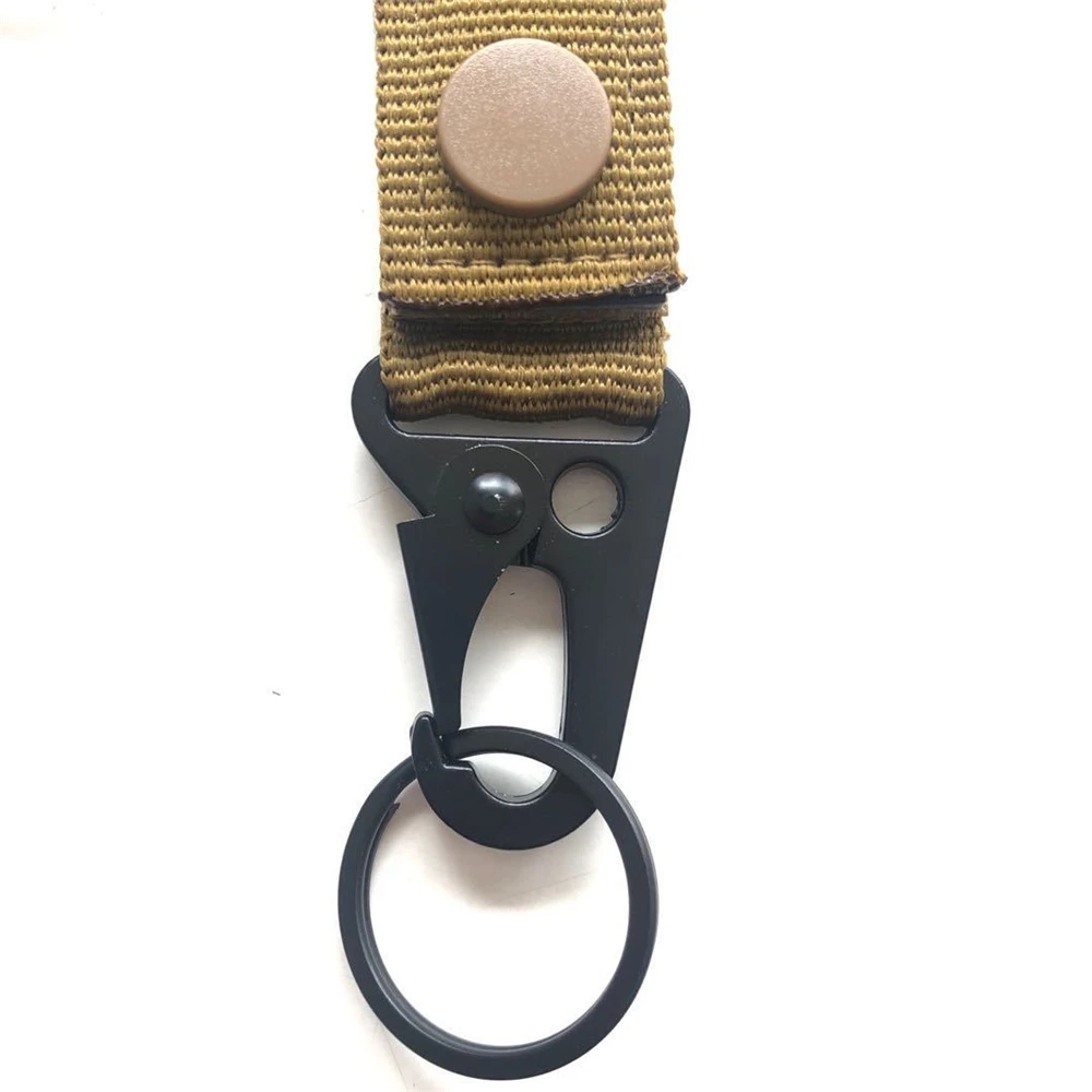 Keychain con una correa de tela duradera y un cierre de metal resistente para un accesorio seguro