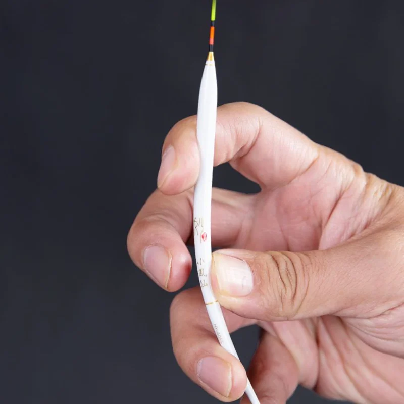 Flotador de pesca de pluma de pavo real inteligente, resistente al agua, boya Vertical llamativa, alarma de mordedura de pescado, carpa - imagen 5