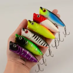 Popper topwater: señuelo duro wobbler para pesca en superficie