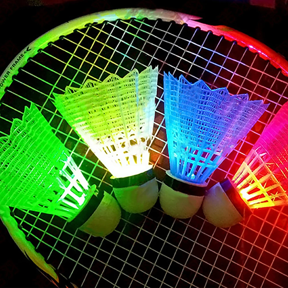 4 Uds. Pelotas luminosas de noche con iluminación, pelota de entrenamiento, volantes de bádminton LED, bádminton luminoso - imagen 4