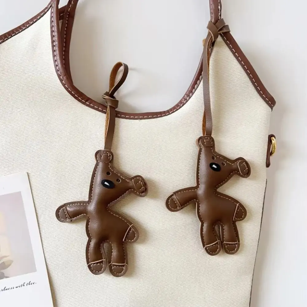 Lindo bolso de oso de cuero PU colgante de dibujos animados llavero de peluche suave forma de oso Kawaii llavero accesorios bolsa dijes decoraciones - imagen 3