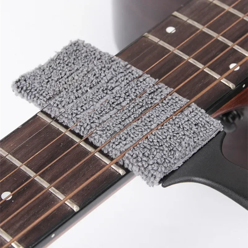 1 Uds cepillo para el cuidado de la guitarra cepillo de eliminación de polvo para limpieza de diapasón de cuerdas, accesorio para instrumentos musicales de doble cabezal - imagen 3