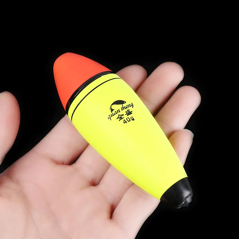 Un bolígrafo amarillo y negro se sostiene en una mano