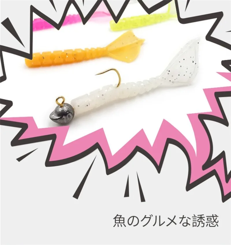 Un montón de señuelos de pesca están sobre un fondo blanco.