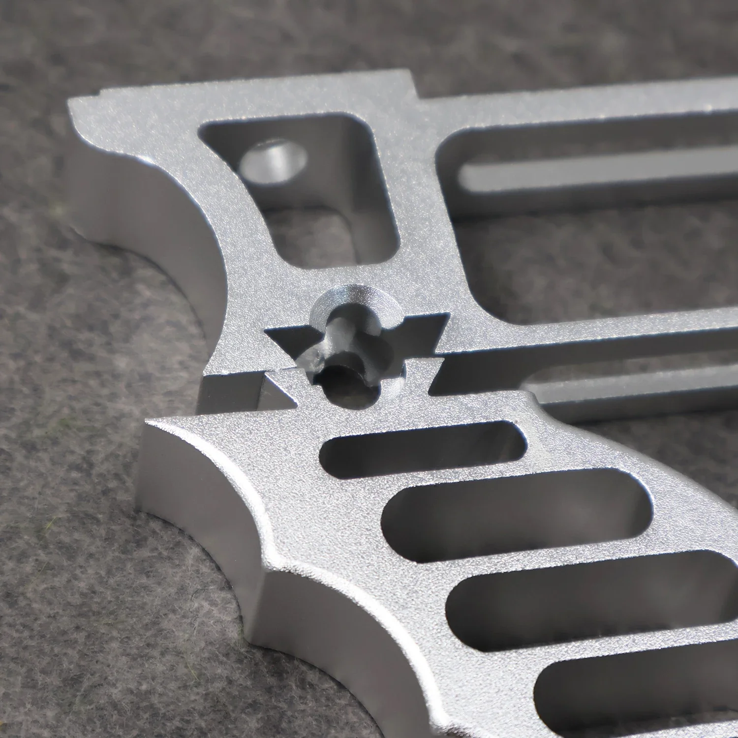 Agarre desmontable de Metal, tirachinas DIY, agarre de montaje especial, tirachinas grande casero, piezas de accesorios de alta calidad - imagen 4