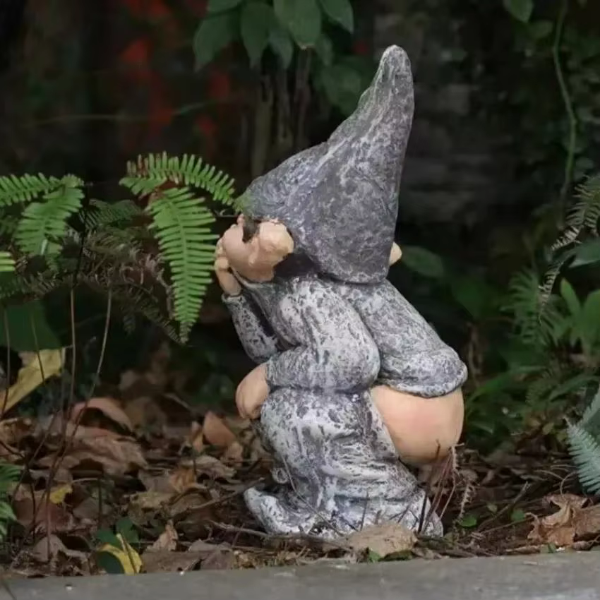 Figura de enano en el inodoro – Adorno de jardín divertido artesanal - imagen 5