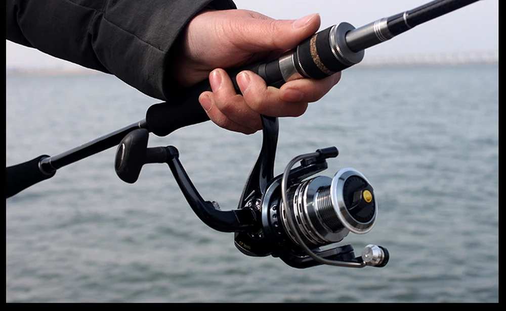 Experimente la emoción de la pesca con este combo de caña de pesca y carrete de alta calidad