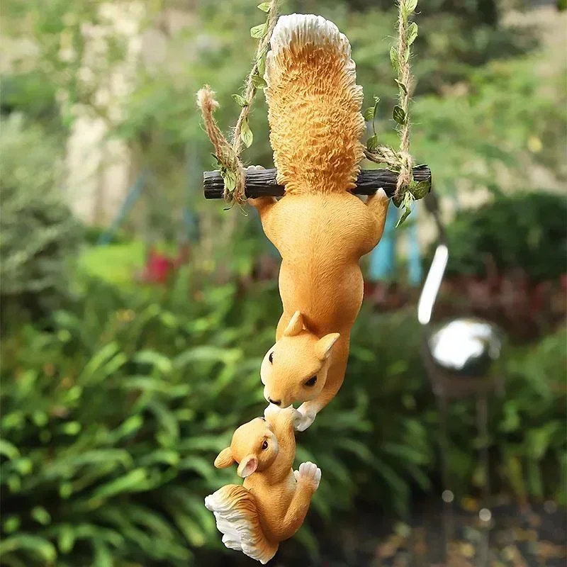 Figura de ardilla de resina – Adorno colgante para jardín - imagen 3
