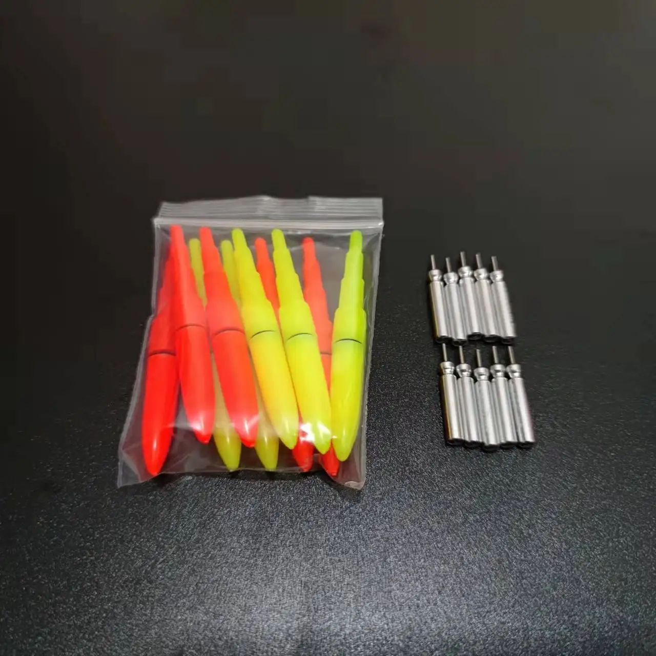 Barras de luz Rojas/amarillas, accesorio de flotador de pesca, palo de luz eléctrico LED, herramienta de aparejos de pesca nocturna B578, 10 Uds./lote - imagen 2