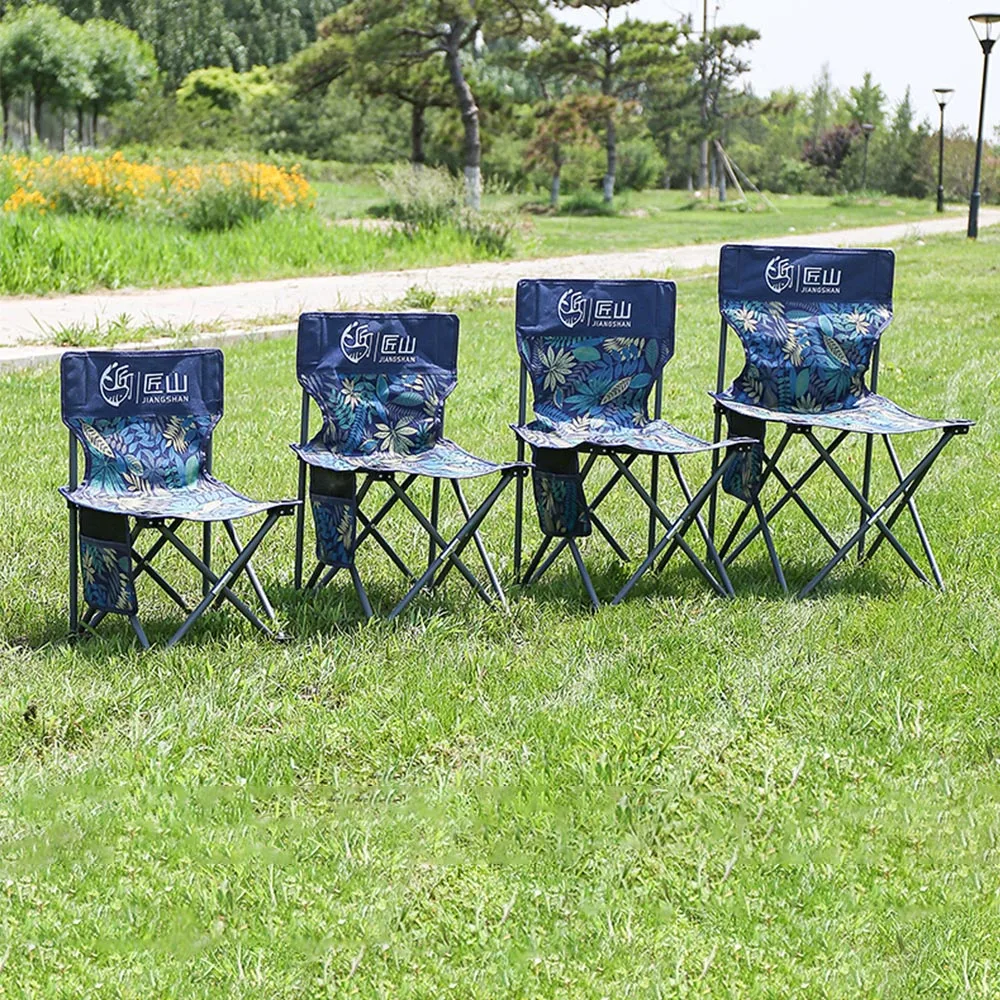 Disfrute de la relajación al aire libre con estas elegantes sillas plegables