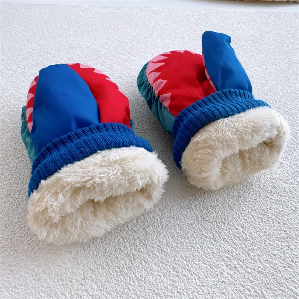 Guantes de esquí para niños de dibujos animados cálidos con nudillos manopla de Snowboard para niños guantes de esquí de invierno impermeables a prueba de viento para niñas y niños - imagen 4