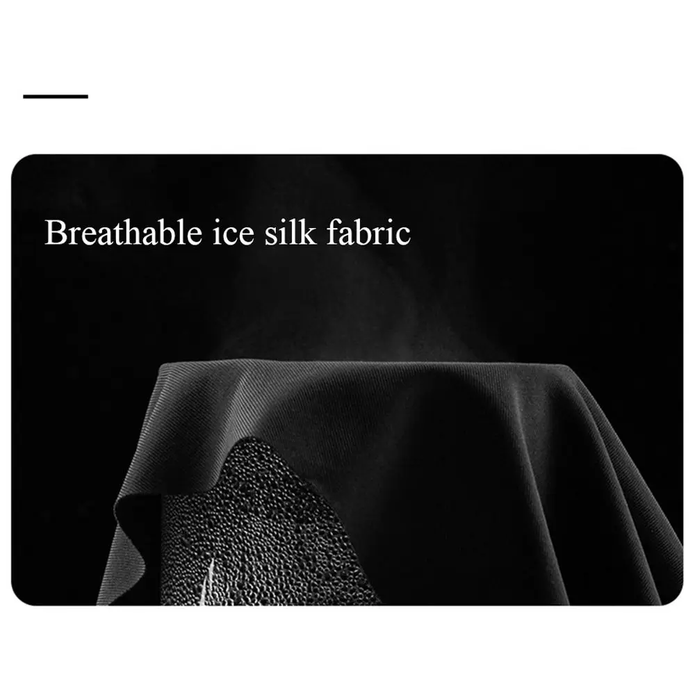 Un paño negro con un agujero y humo saliendo de él