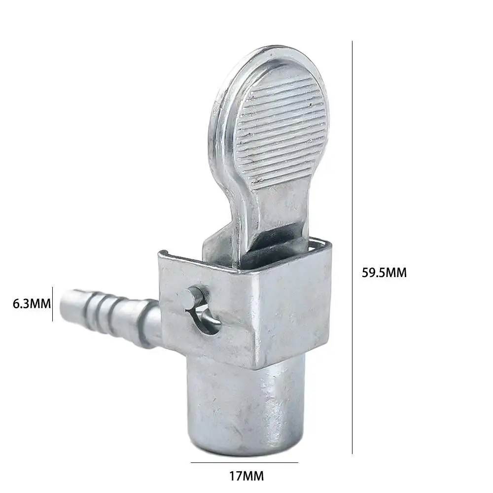 una abrazadera de metal con dimensiones 17 mm x 59