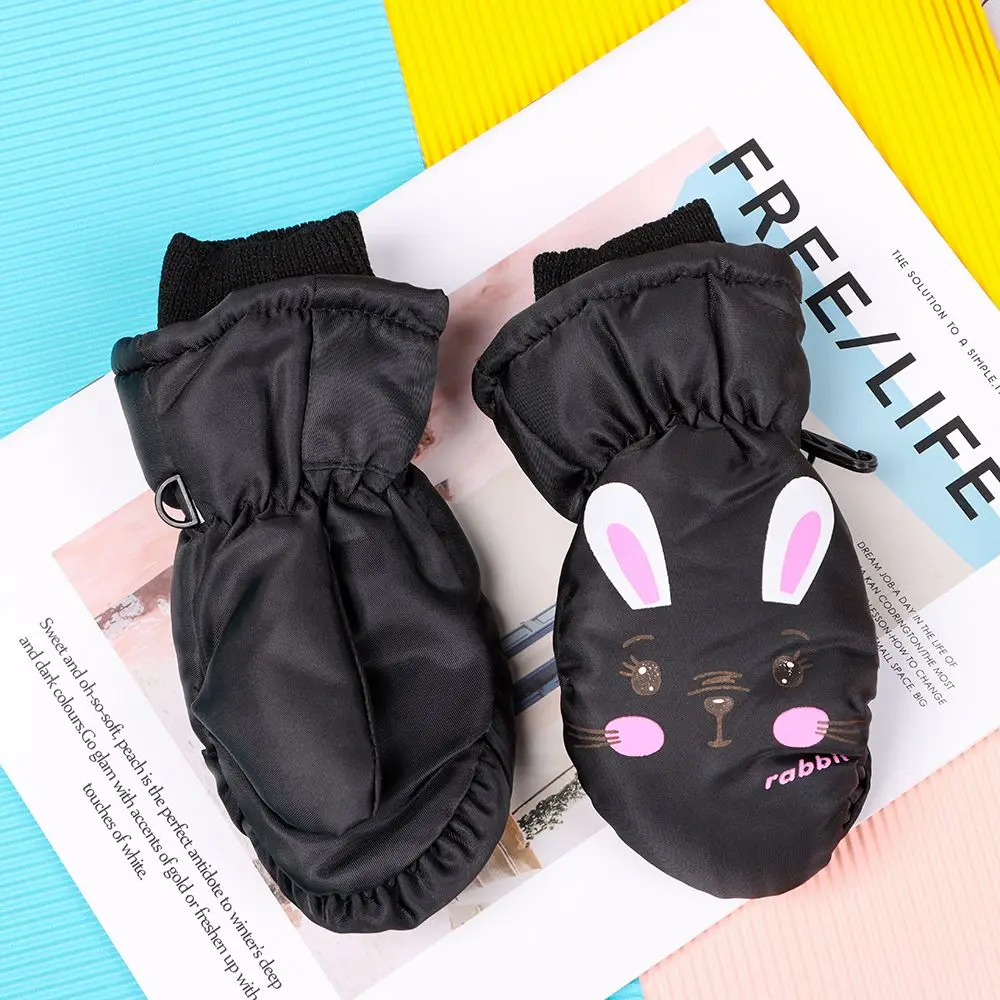 Moda conejo de dibujos animados antideslizante a prueba de viento grueso cálido impermeable guantes deportivos niños guantes de esquí