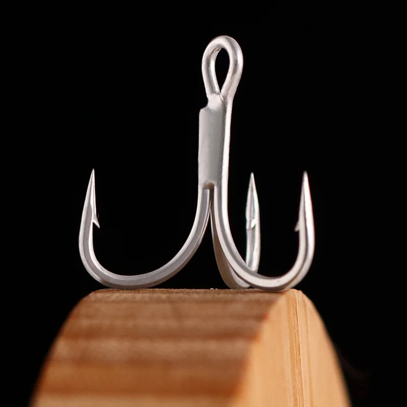 ST41-3X 20 unids/bolsa anzuelos de pesca anzuelos triples de acero rico en carbono plata súper afilada 2 #   4 #   6 #   8 #   10 #   12 #   Anzuelos de alta resistencia