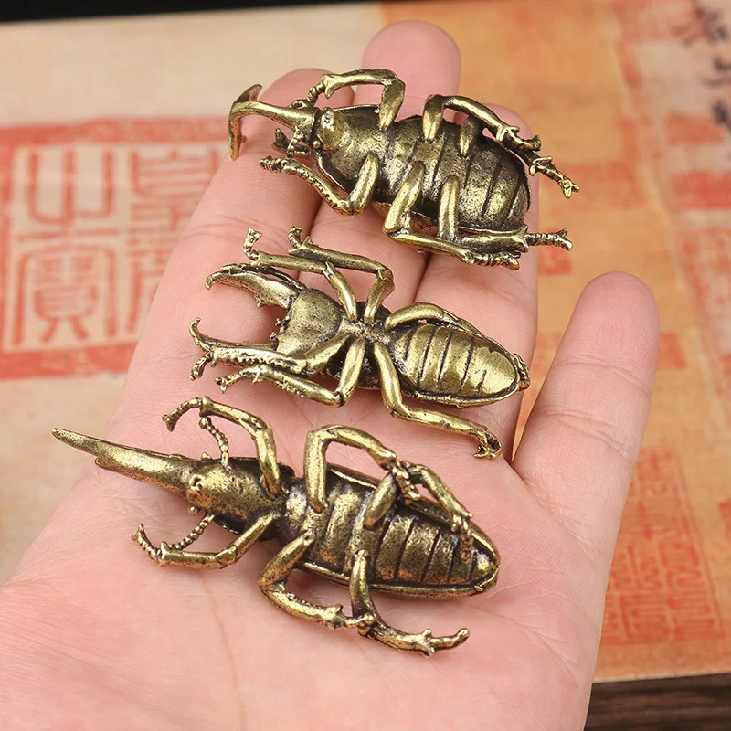 Figurita en miniatura de escarabajos de bronce antiguo, decoraciones de escritorio pequeñas, adorno de té de insectos de cobre Vintage para mascotas, accesorios de decoración del hogar - imagen 2