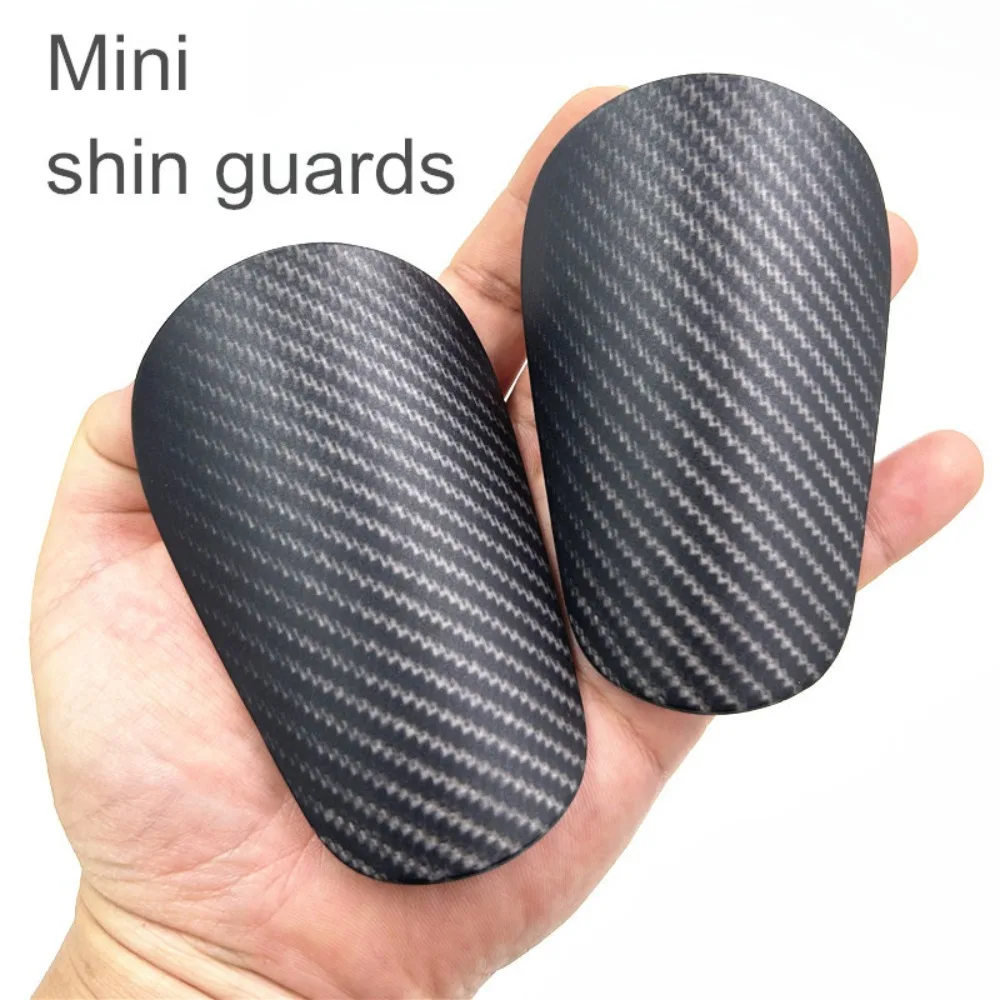 Espinilleras imitación fibra carbono para fútbol – Protectores rodilla - imagen 5