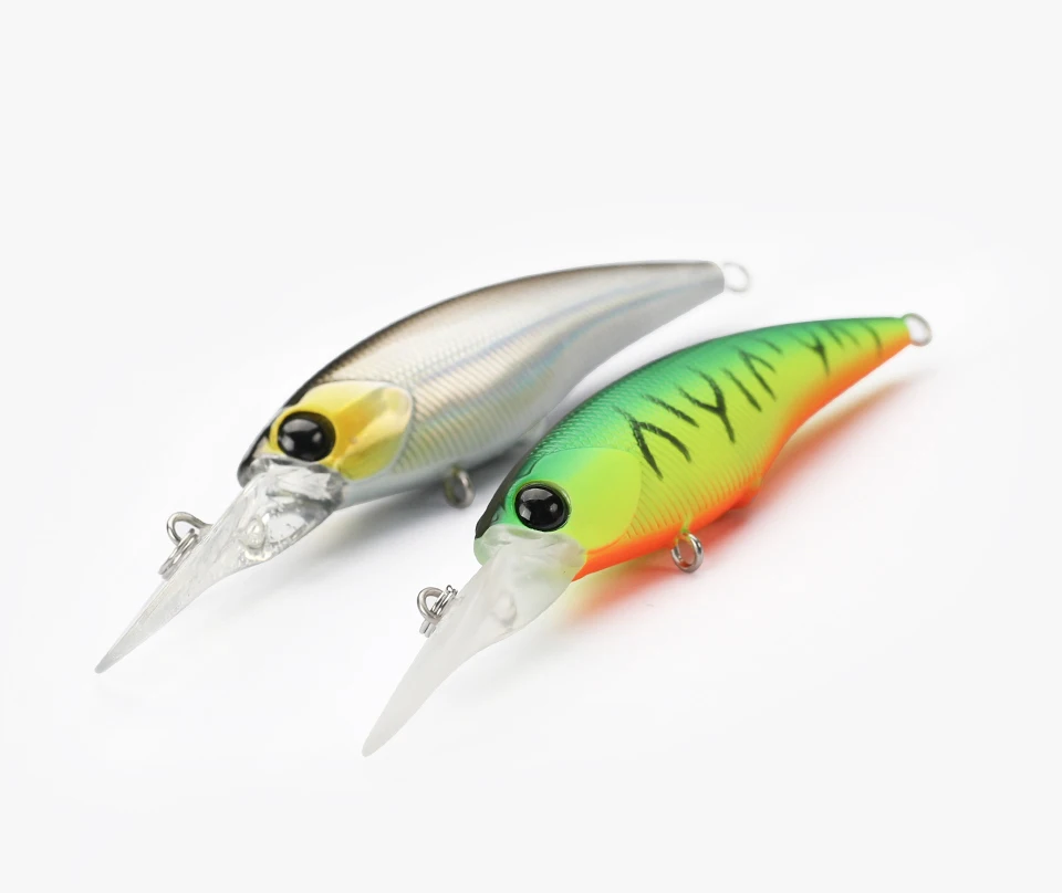 Dos señuelos de pesca vibrantes con diseños realistas perfectos para atrapar peces