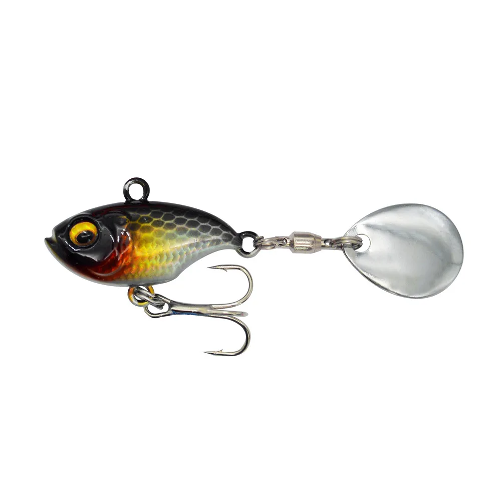 Este señuelo de pesca presenta un diseño vibrante llamativo con una cola giratoria para una mayor visibilidad y atracción para los peces.