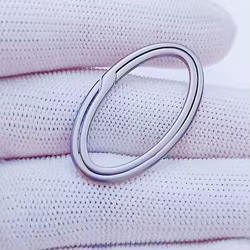 Nuevos llaveros de aleación de titanio ovalados reales, llavero de coche de varios tamaños súper ligero para hombre, colgante con hebilla, regalo creativo masculino