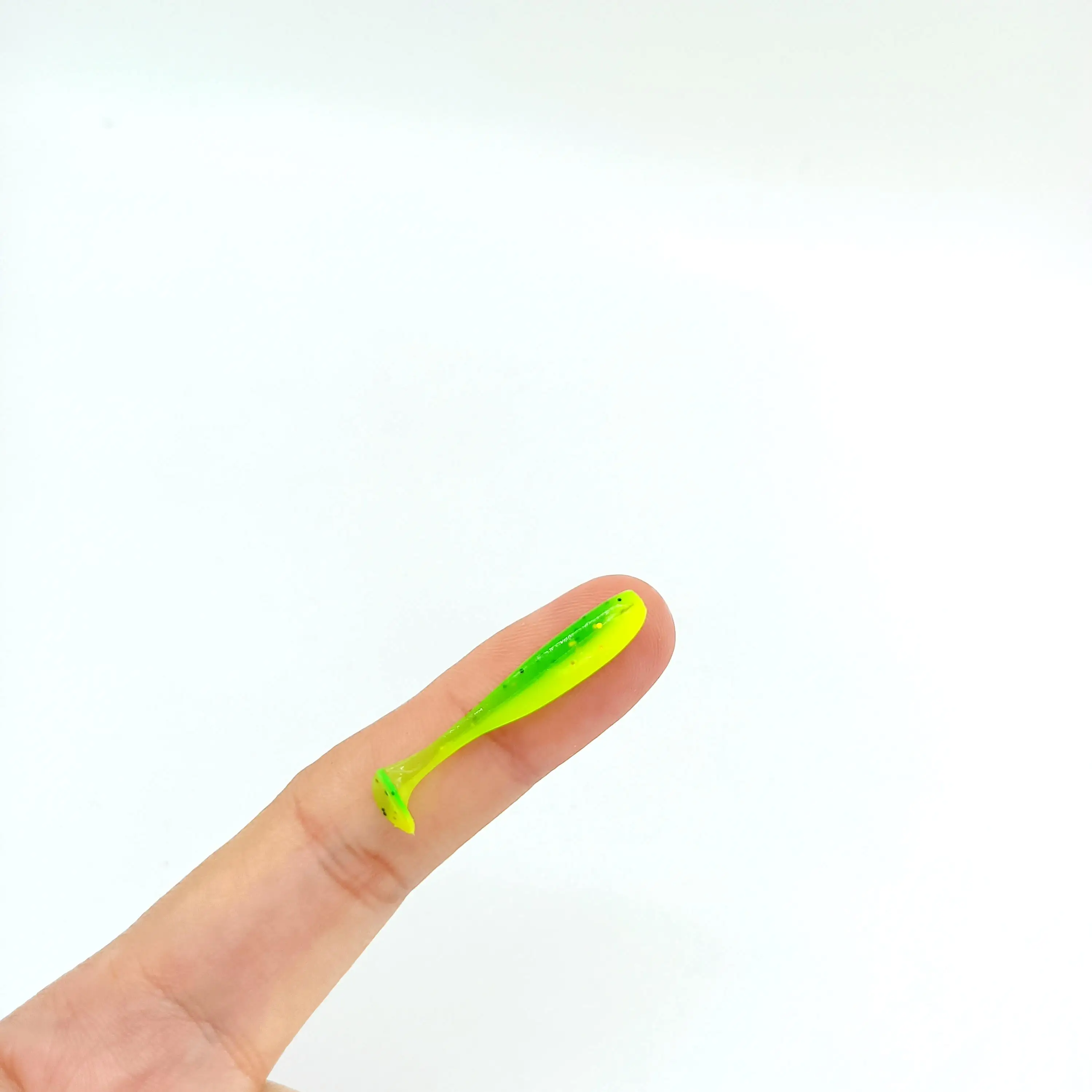 DUODUOYU 20 piezas 0,35g/35mm Micro Señuelos de Pesca blandos cola en T señuelo de gusano pequeño cebo Artificial plantilla Wobblers lubina aparejos de pesca - imagen 2