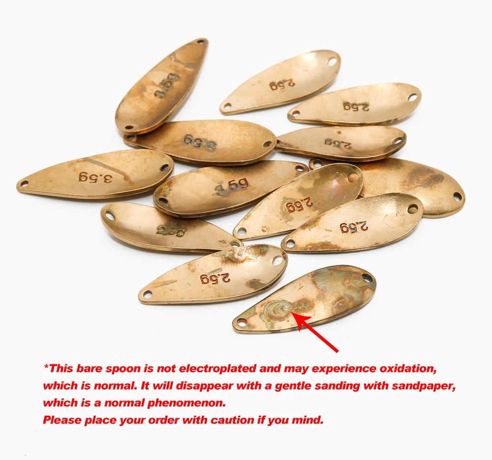 Cucharas de pesca de latón vintage para una experiencia rústica