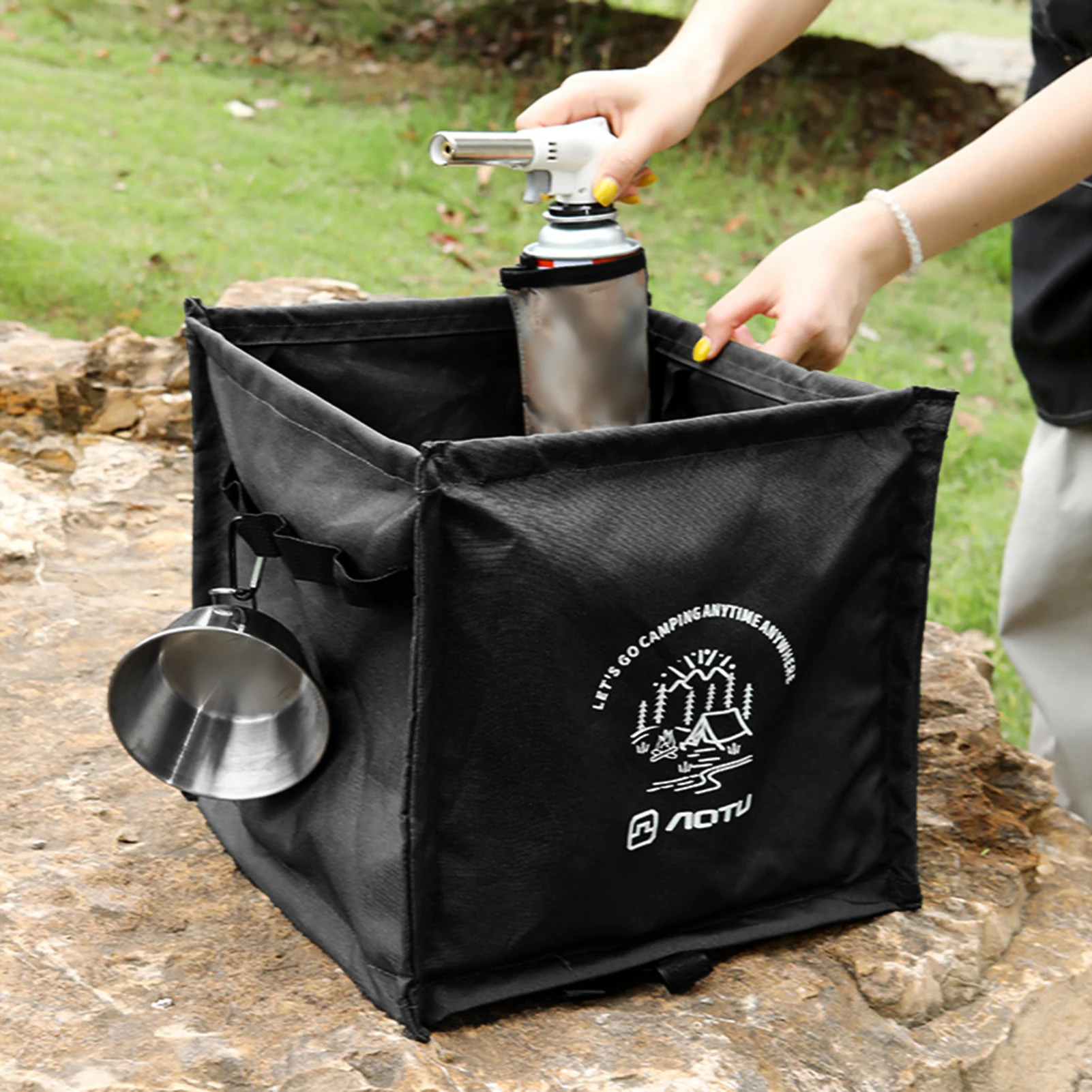 Caja de almacenamiento para acampada, cubo de basura plegable para exteriores, multifuncional, ligero, práctico, contenedor plegable triangular de gran capacidad de 27L - imagen 2