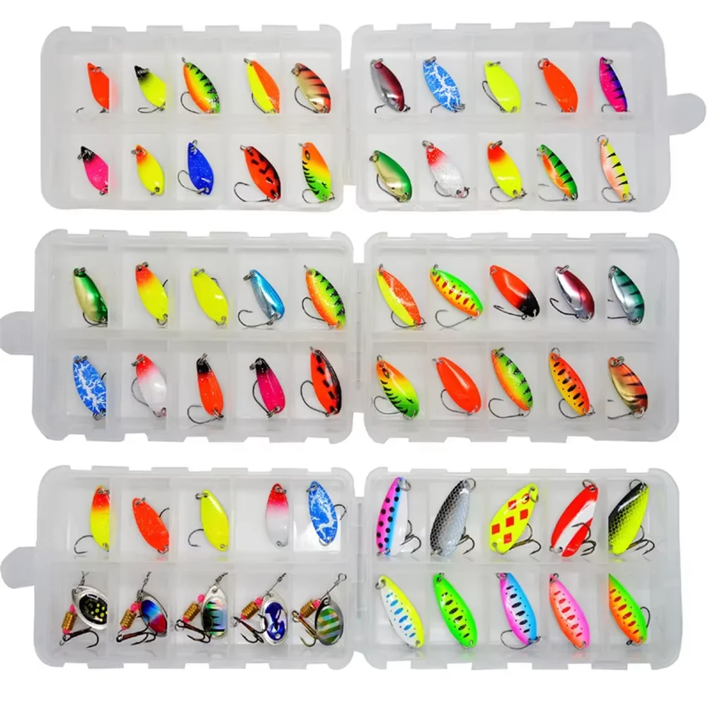 TWM20Pcs/Set de Señuelos de Pesca de colores mezclados, juego de cebo con cuchara, Kit de señuelos de Metal, Señuelos de Pesca con lentejuelas con caja, anzuelos triples, aparejos de pesca