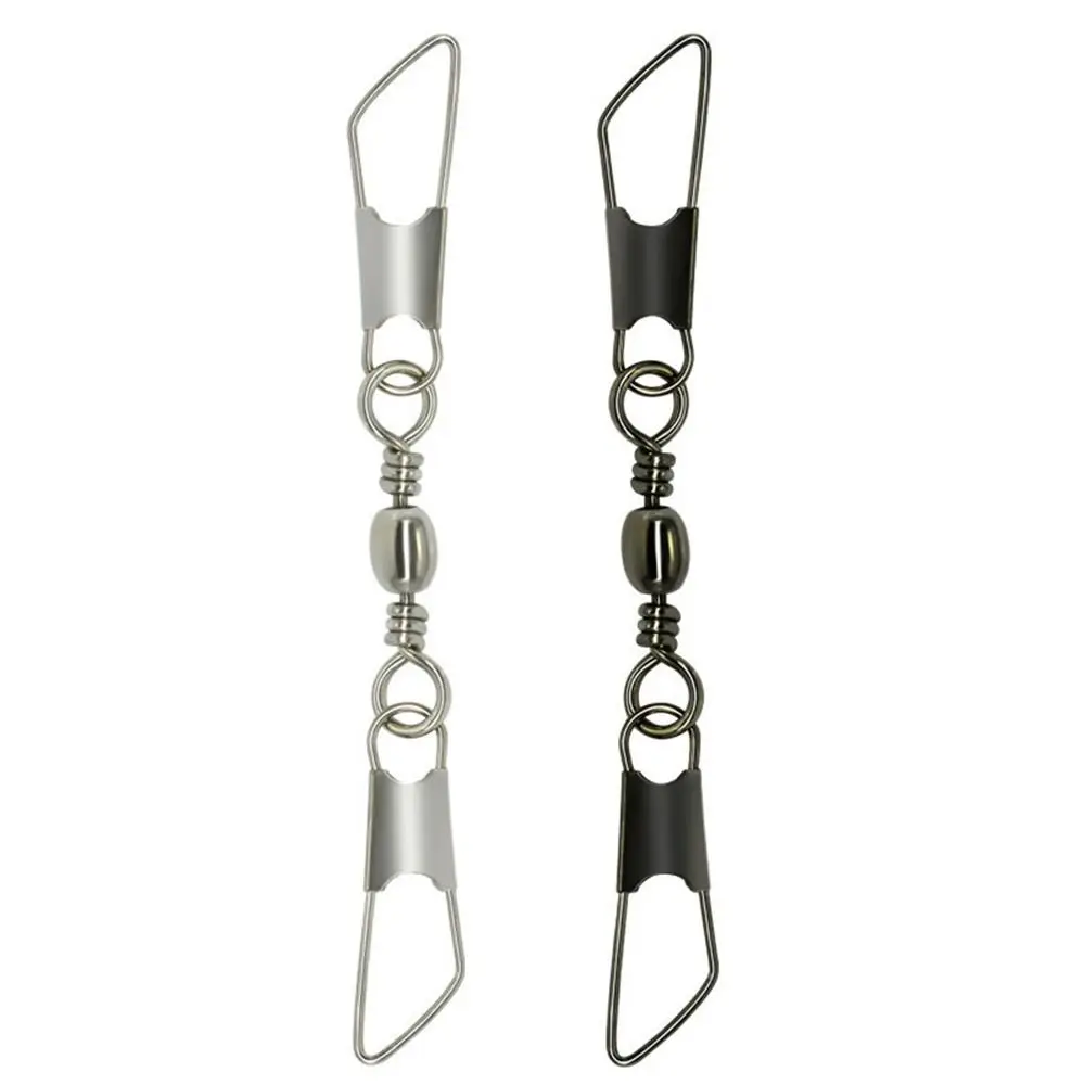 Dos aretes negros y plateados con gancho