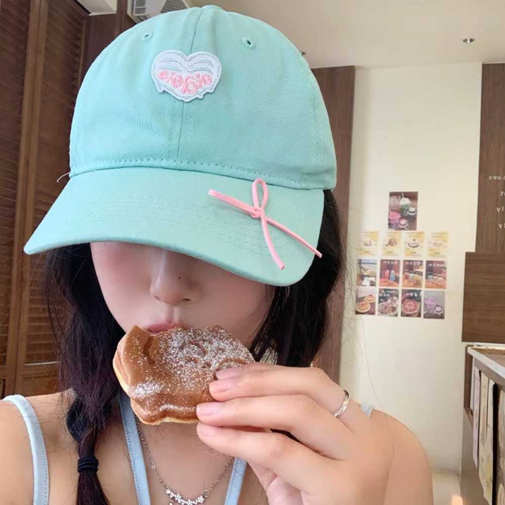 Gorra deportiva vista trasera con cierre ajustable