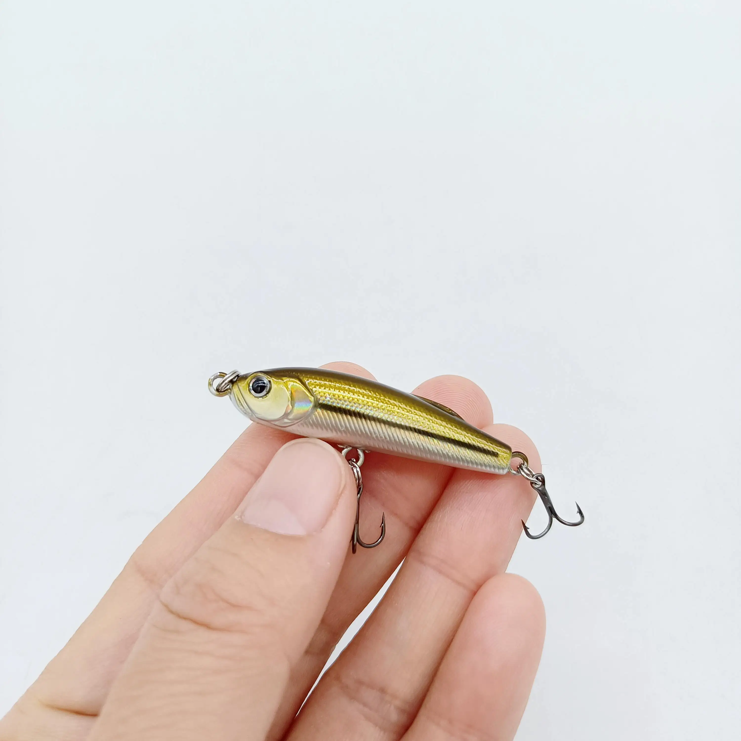 un pequeño señuelo de pesca diseñado para captar peces