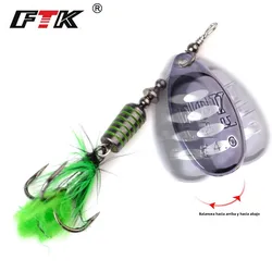 Spinner bait FTK con plumas y anzuelos triples para lucio