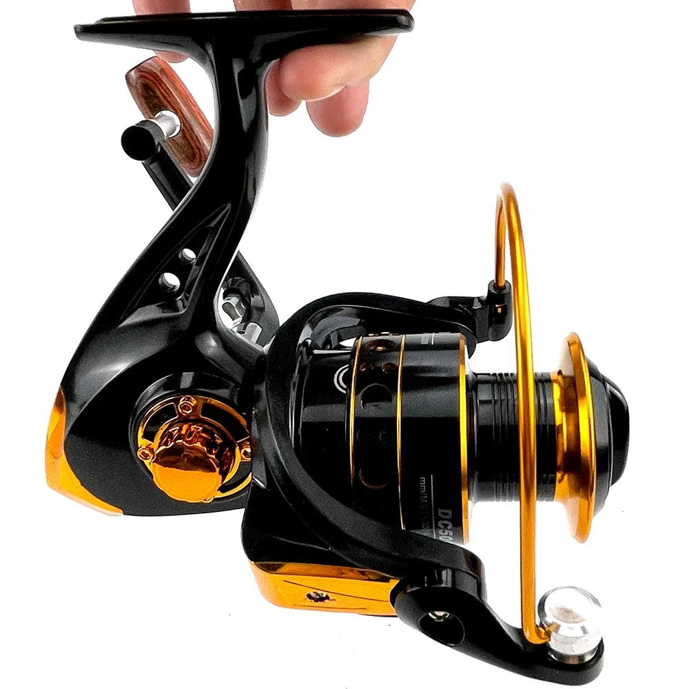 Carrete de pesca ultraligero serie 1000 2000 3000 5000 6000 7000, carrete giratorio de alta velocidad 5,2: 1, cuchara de Metal, agarre de madera, fuerte y duradero - imagen 5