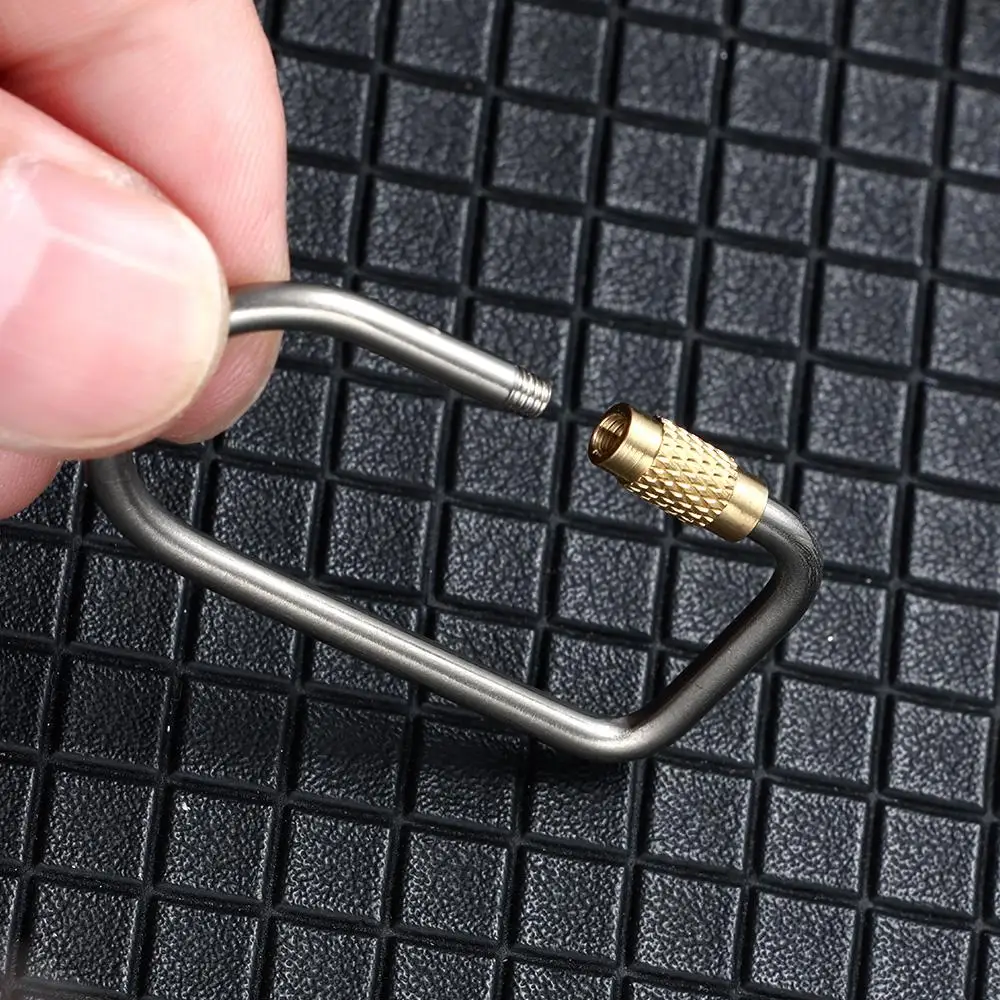 Hebilla de mochila portátil EDC de alta calidad, 2 piezas, hebilla colgante ligera, llavero de titanio TC4, mosquetón para acampar al aire libre - imagen 3