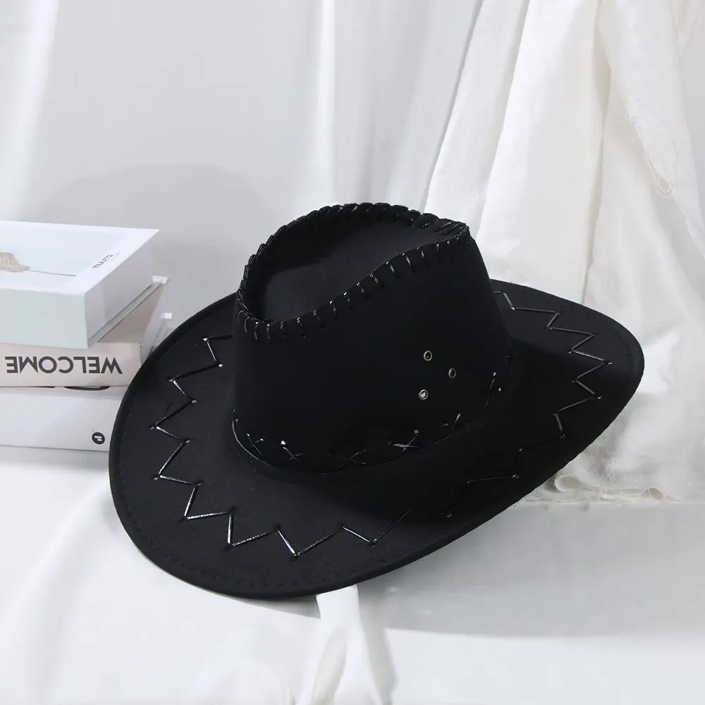 Sombrero con atuendo casual