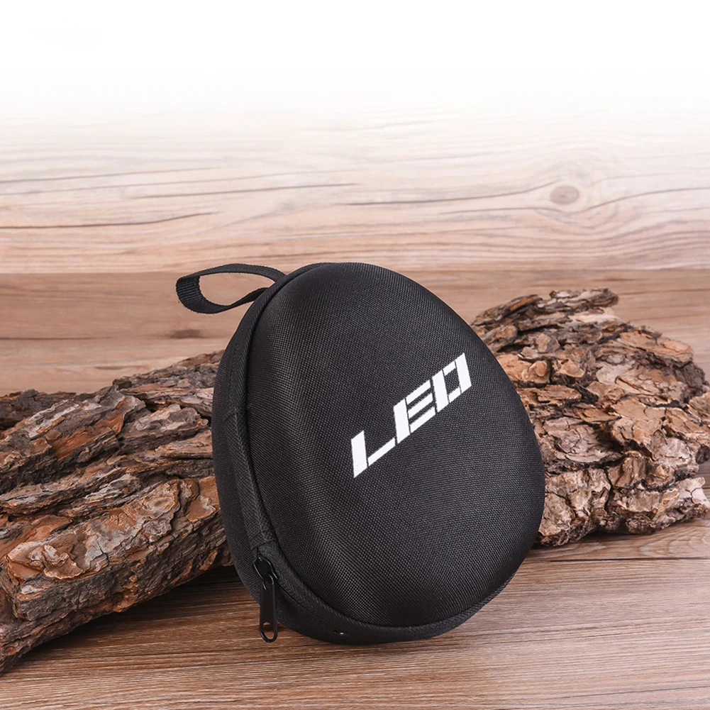 Bolsa de transporte para carrete de pesca en uso