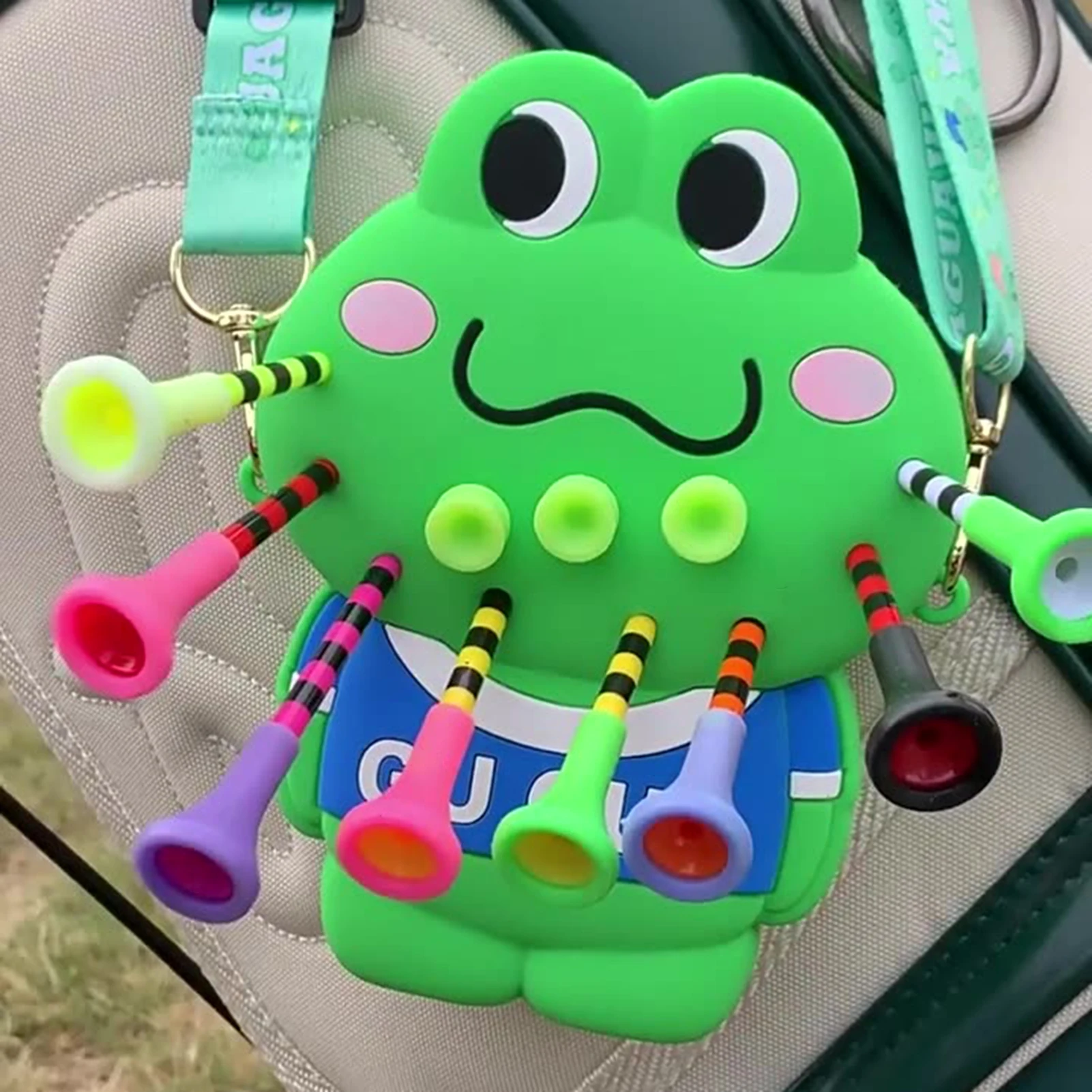 Organizador portátil de camisetas de golf con estante de silicona