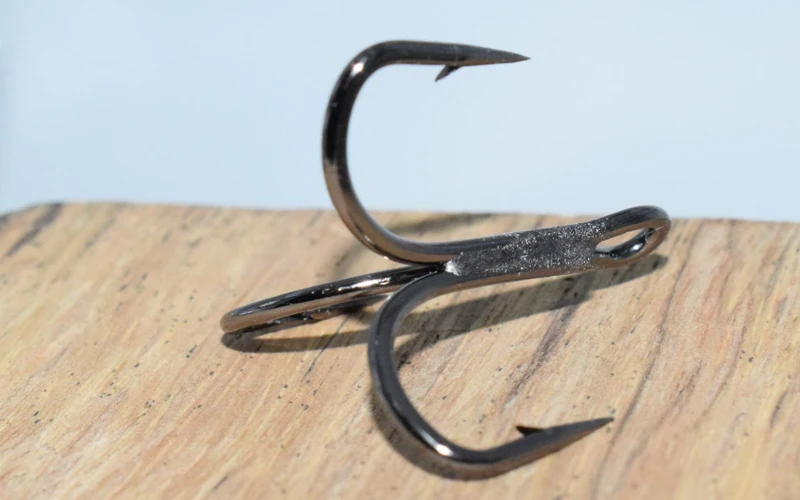 Un gancho de pesca de alta calidad diseñado para un uso efectivo y duradero en la pesca