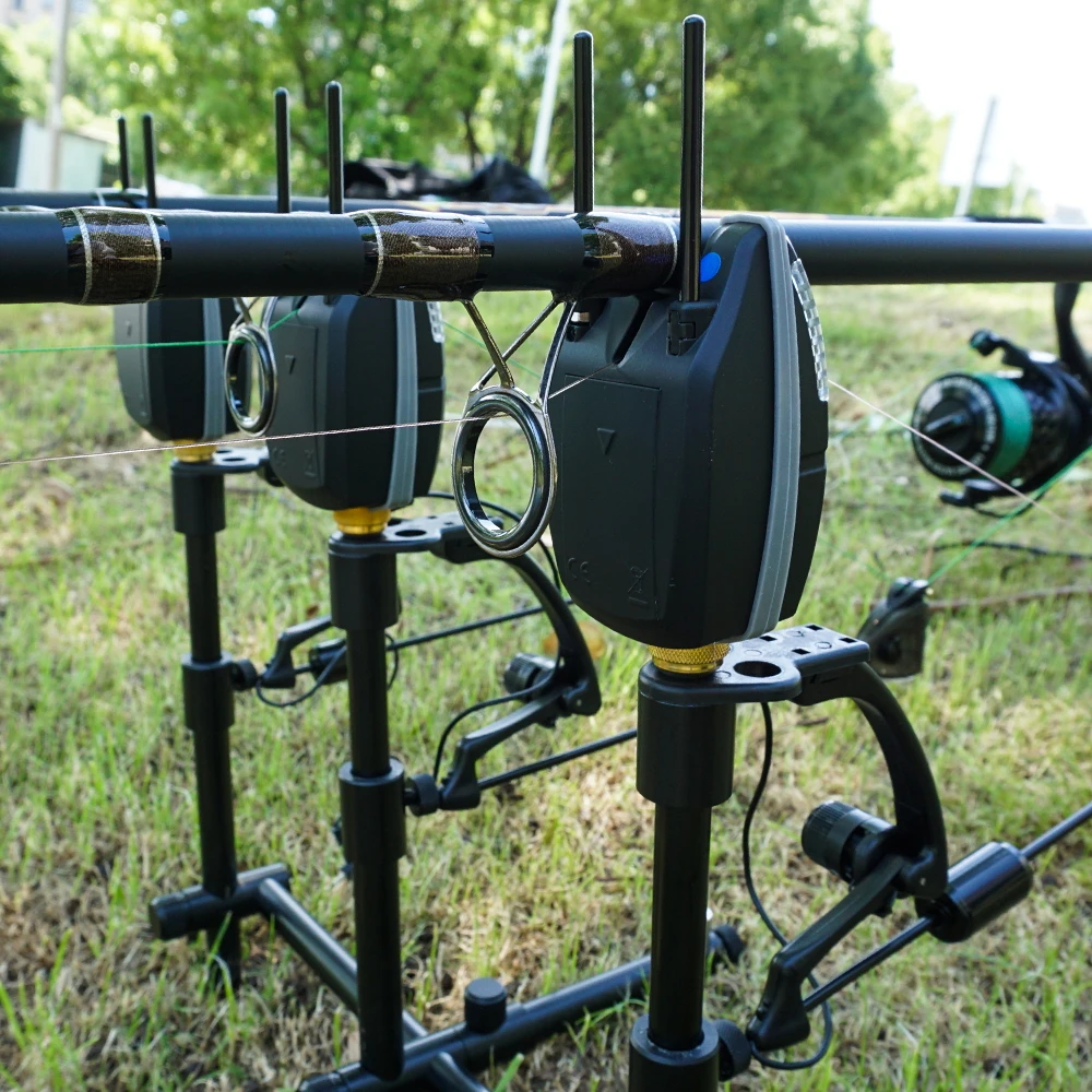 Hirisi-Juego de alarma de pesca de carpa, indicador de picadura de pesca inalámbrico, 1 + 4 juegos con sonido, luz LED de advertencia, accesorios de pesca B1230 - imagen 4