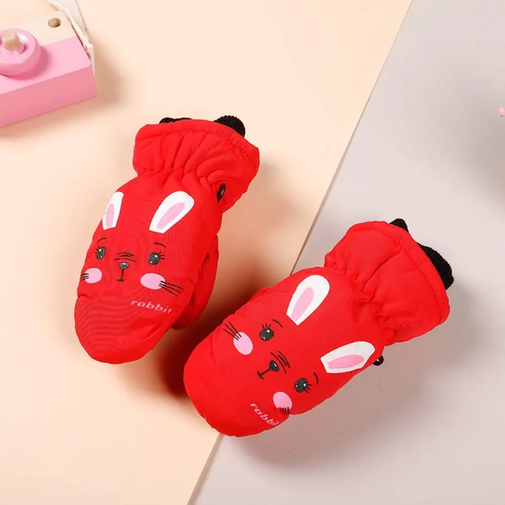 Mittens rojos cálidos y adorables con lindos diseños de conejito