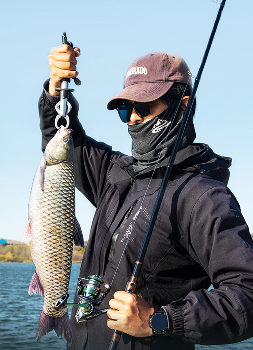 ¡Experimenta la emoción de la pesca con esta impresionante captura!