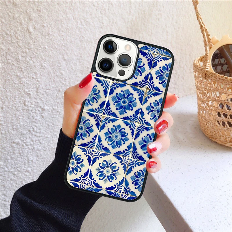 Otra vista del diseño de azulejos en la funda