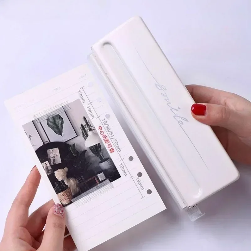 Punzonadora de 6 agujeros con espaciado ajustable, libro mayor Manual, papelería de oficina de varios tamaños, certificado de libro de mano ajustable de PVC - imagen 3