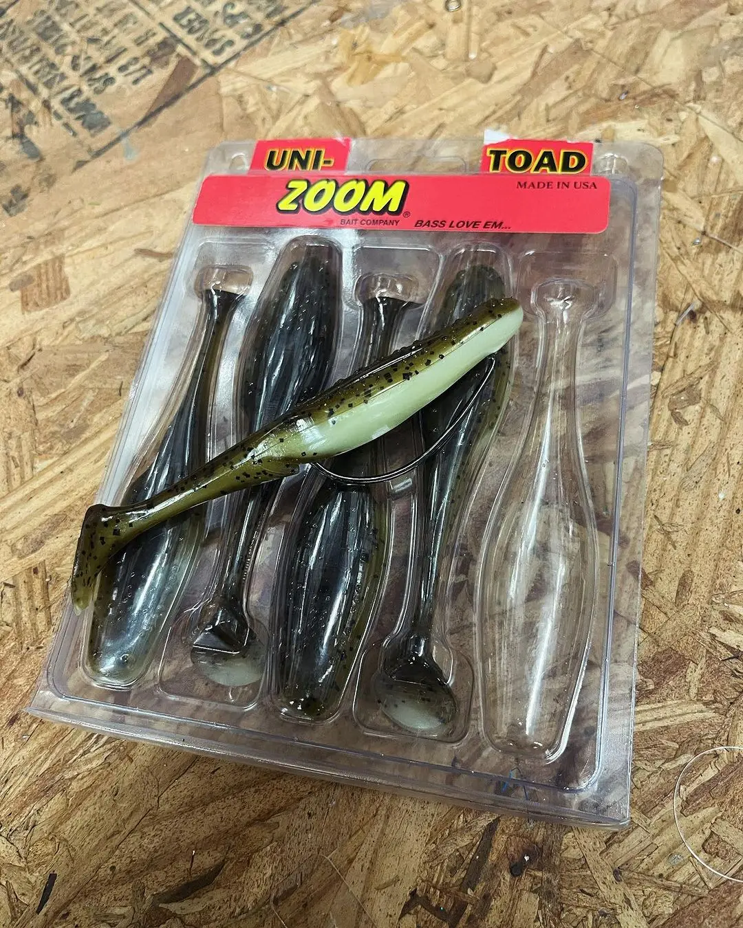 Zoom USA importado Mag Uni Toad 4 pulgadas cola en T rana pez señuelo suave objetivo de Texas - imagen 4