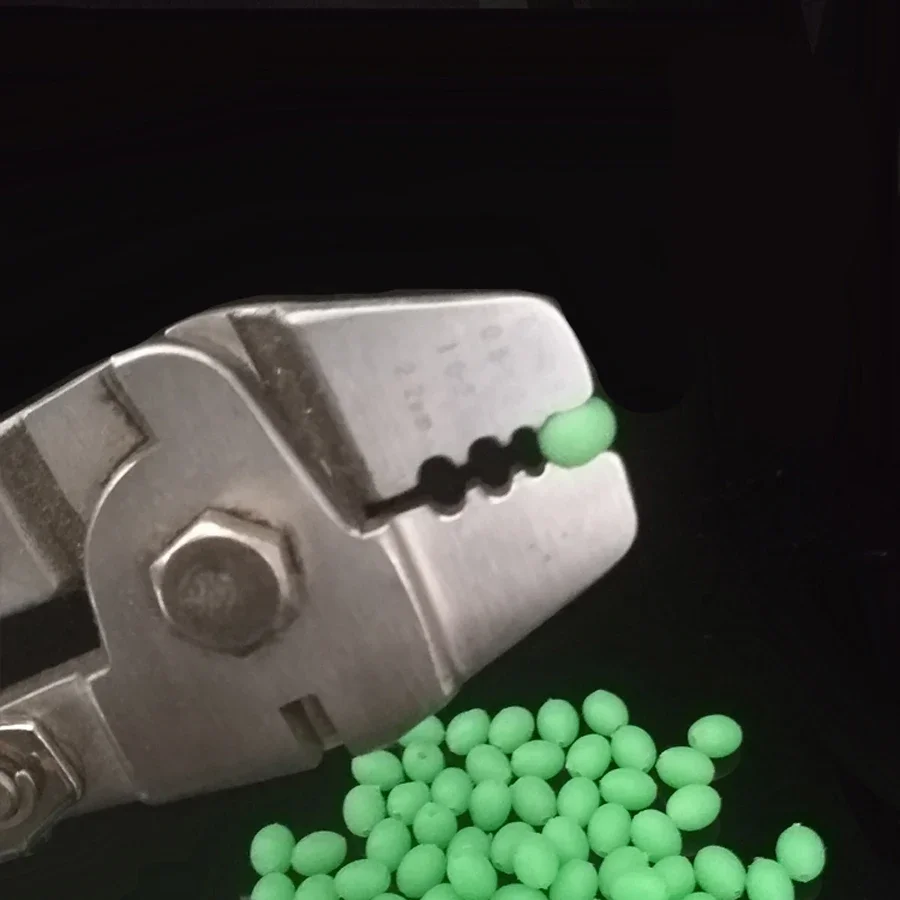 200 unids/lote de cuentas suaves que brillan en la oscuridad, cuentas luminosas verdes, granos espaciales ovalados de goma para flotador, aparejos de mar, accesorios de señuelo - imagen 5