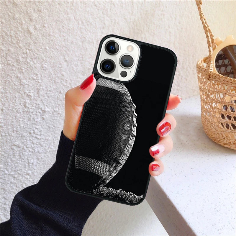 Funda instalada en iPhone mostrando el acceso a botones y puertos